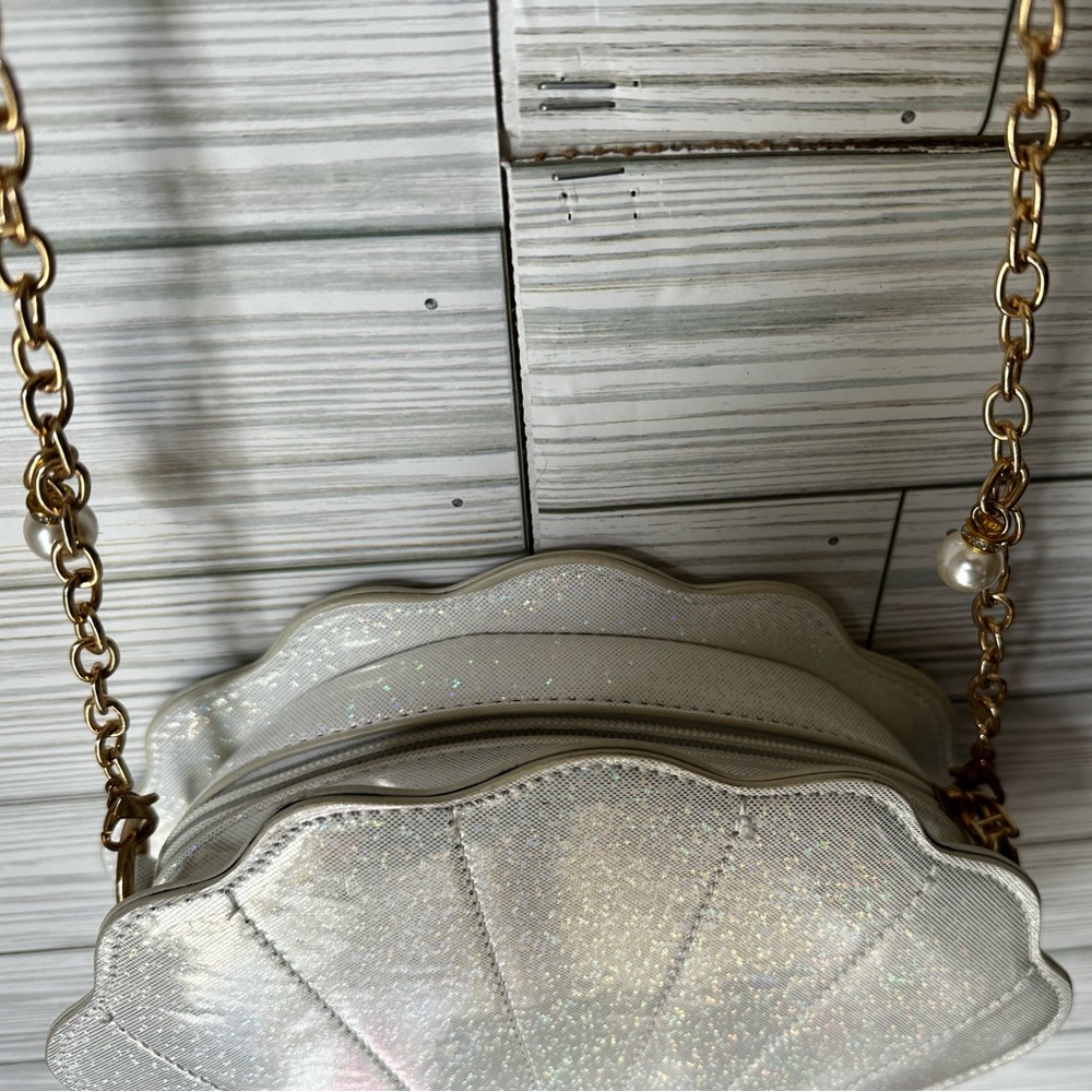 Shell-Shaped Bag - Picture 6 of 6